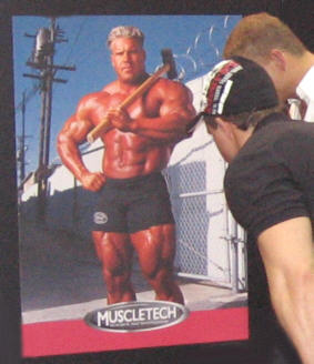 Mr. Olympia 2006 Jay Cutler tarkasteltavana Fitness Expossa