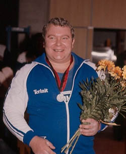 Hopeaa voimanoston MM-kilpailuissa Turussa 1978